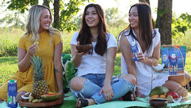 Six-pack packaging highlighting value and family-friendly hydration.
