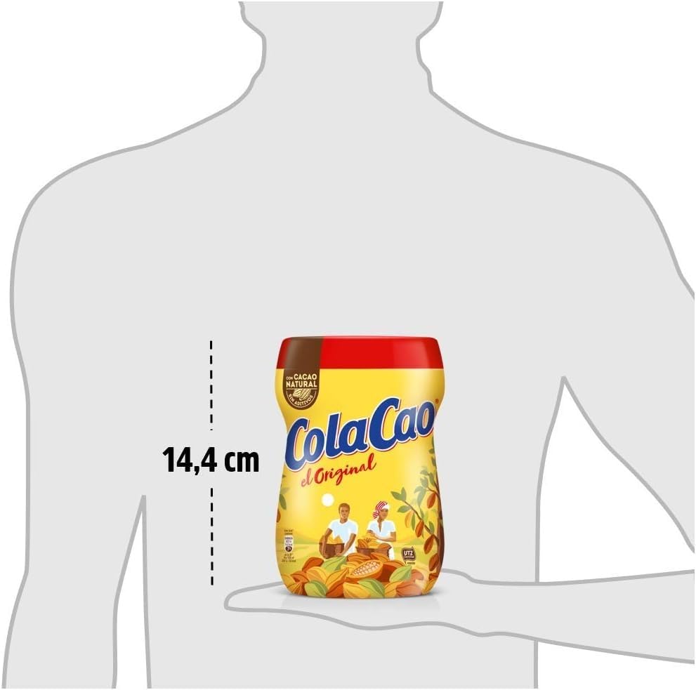 Cola Cao sealed package showing natural cacao as key ingredient.