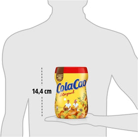 Cola Cao sealed package showing natural cacao as key ingredient.