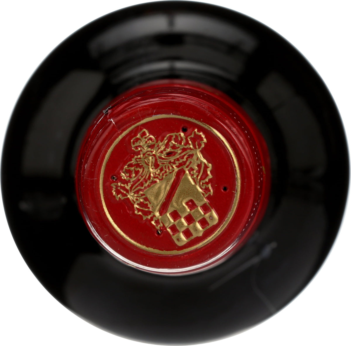 Columela Classic Sherry Vinegar on a salad plate boosting Mediterranean flavors.