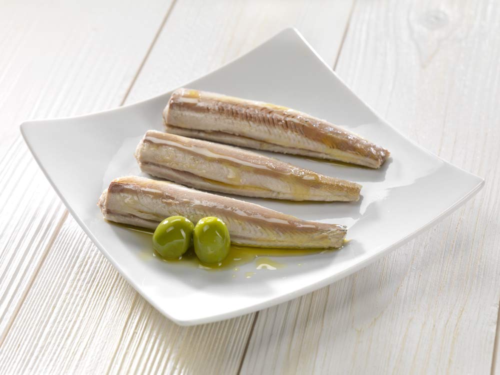Connetable sardines can label shows ingredients and BPA-free can.