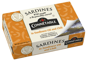 Connetable sardines in sunflower oil and chili, ideal on crackers for a quick protein snack.