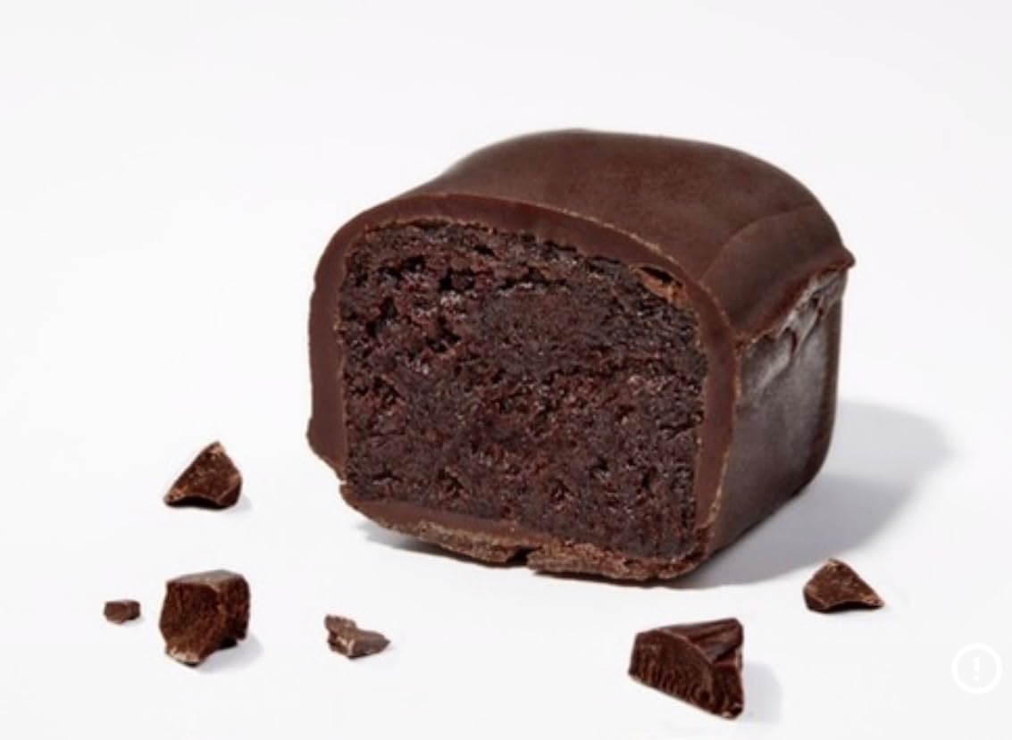CRAVECLEAN resealable pouch pops display convenience for on-the-go snacking.