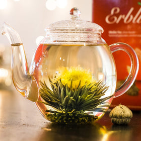 Closeup of Creano blooming tea flowers highlighting calendula, jasmine, and roses for aroma-rich infusion.