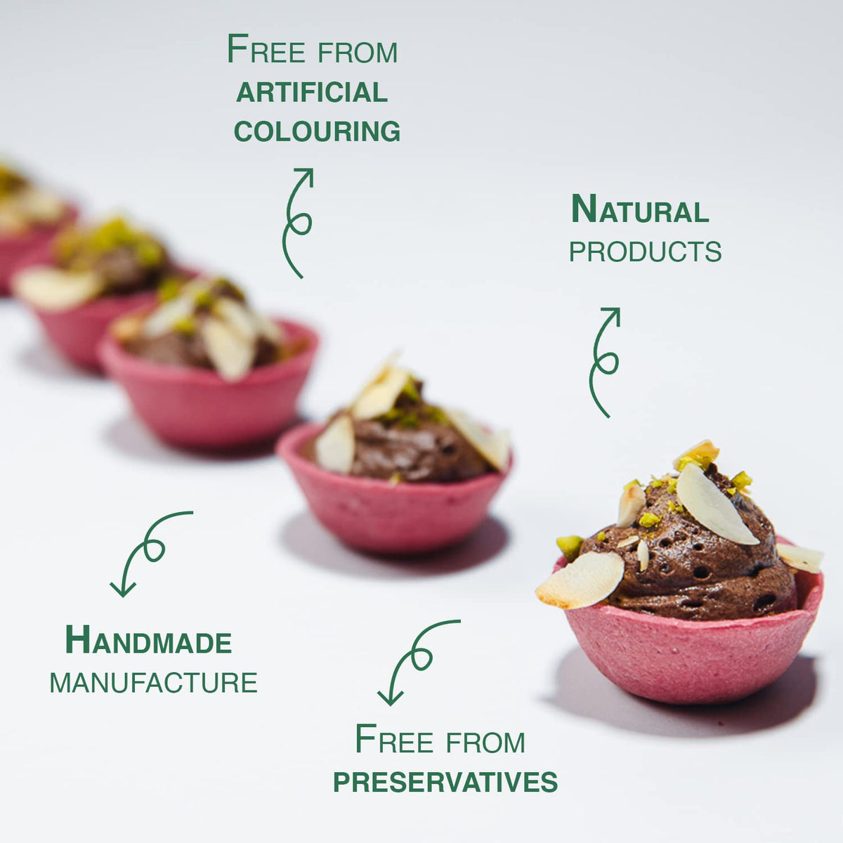 CROC'IN Gold mini shells suit savory starters and desserts for lively gatherings.