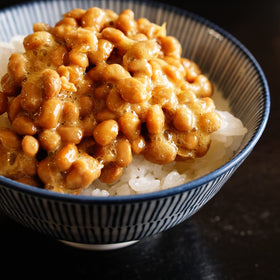 Bean options for natto include soybeans and alternatives.