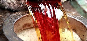 Da Xing Shaoxing pour into glass shows ready-to-use aroma.