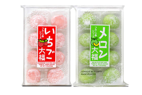 Daifuku strawberry mochi close-up; juicy center and chewy texture.