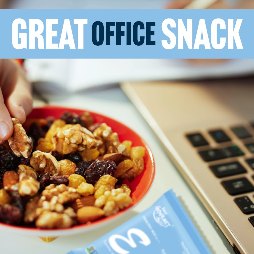 Daily Gourmet Nuts close-up reveals natural color and crunch in a ready-to-eat pack.