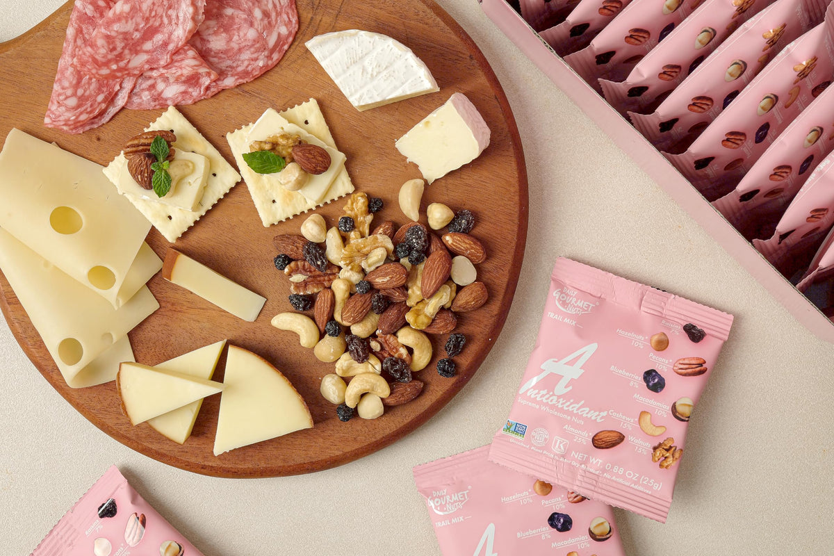 Daily Gourmet Nuts hiking-snack: compact pack ideal for outdoors