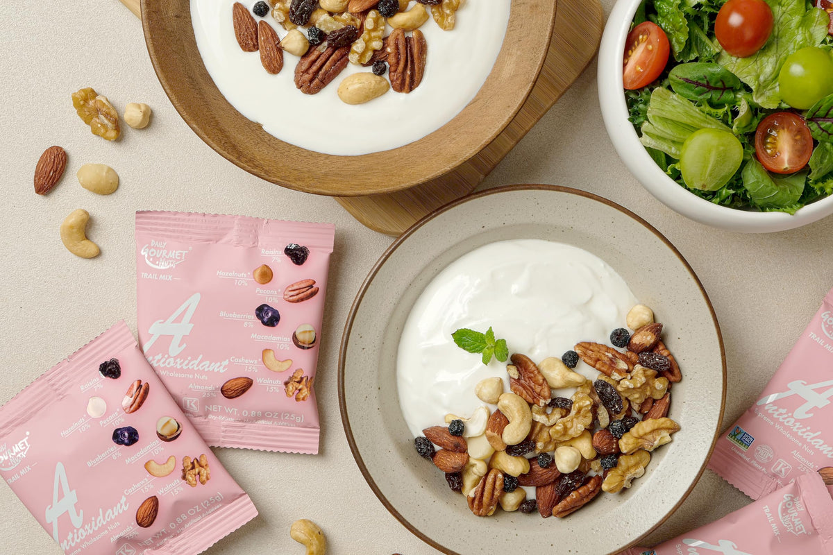 Daily Gourmet Nuts walnuts-cashews-macadamias: premium nut mix for mindful snacking