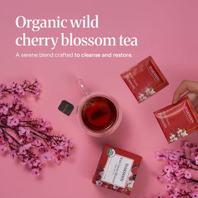 DAKSHIN Rooibos Chamomile blend close-up highlighting natural aromas.
