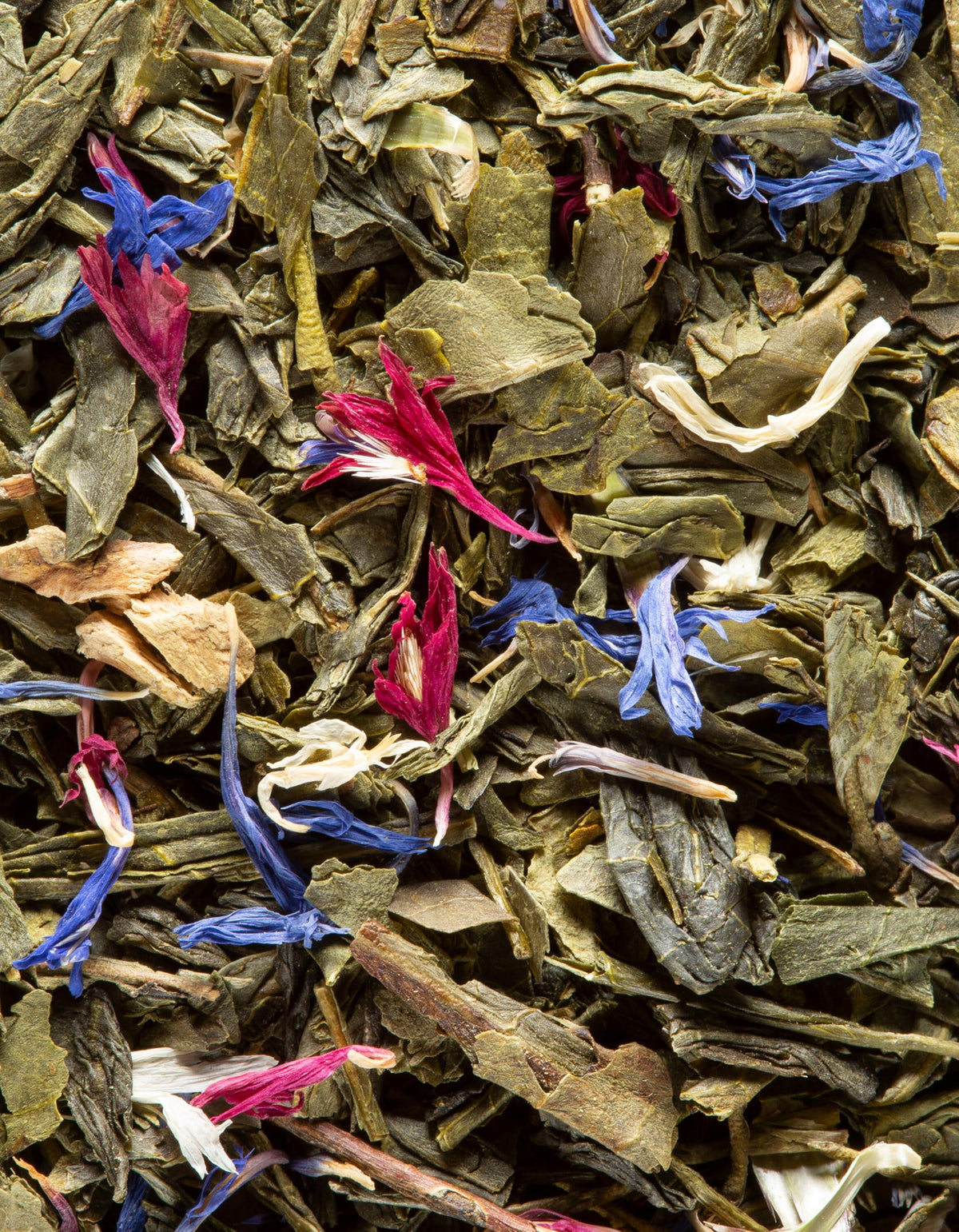 Dammann Freres Green tea blend with passion fruit, peach, and strawberry aroma.