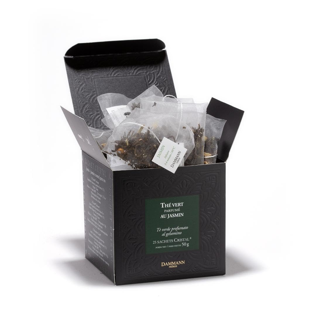 Dammann Freres Vert au Jasmin tea bag preparing a fragrant jasmine infusion