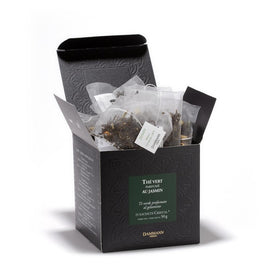 Dammann Freres Vert au Jasmin tea bag preparing a fragrant jasmine infusion