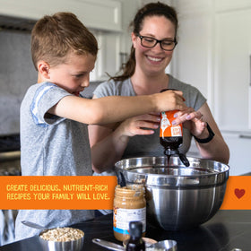 Toast topping scene highlights spreadable date syrup as a natural jam alternative.