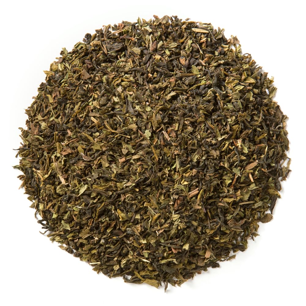 Davidson's Moroccan Green with Mint steeping to release vibrant mint notes.