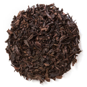 Davidson's Quilan China Oolong dry leaves show organic quality ready for daily use.
