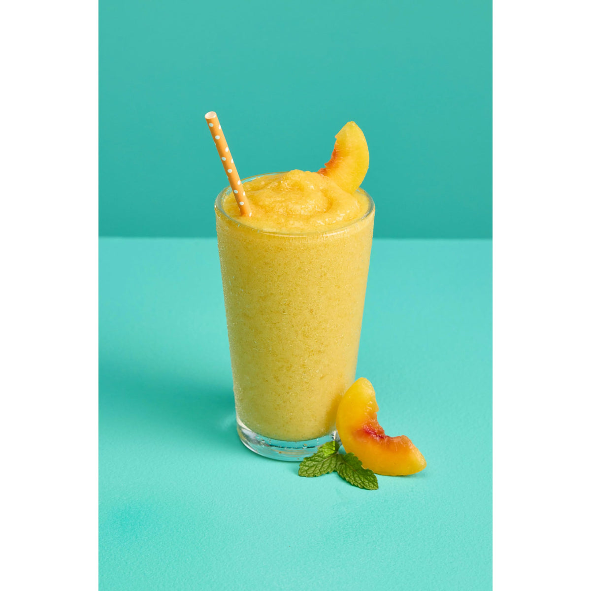DaVinci Gourmet Extreme Peach Smoothie packaging emphasizes sustainability and simple ingredients.