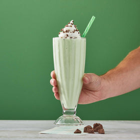 DaVinci Gourmet sugar-free syrup supports keto-friendly beverages with bold mint chocolate notes.