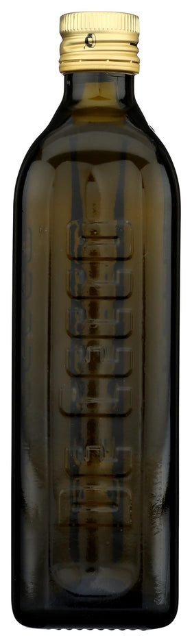 De Cecco Classico olive oil in a cozy kitchen scene for everyday cooking