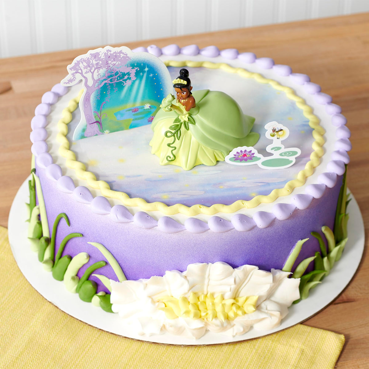 DecoPac 3-piece cake topper set offers a complete princess scene.