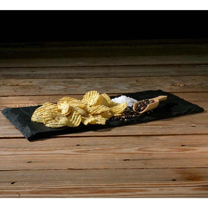 Close-up of cracked pepper seasoning on Deep River Snacks kettle chips