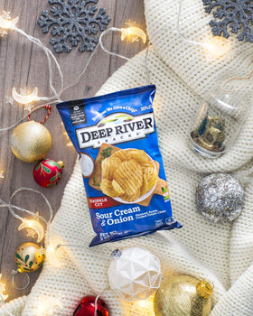 Deep River Sour Cream & Onion chips, non-GMO and gluten-free, ideal for sharing