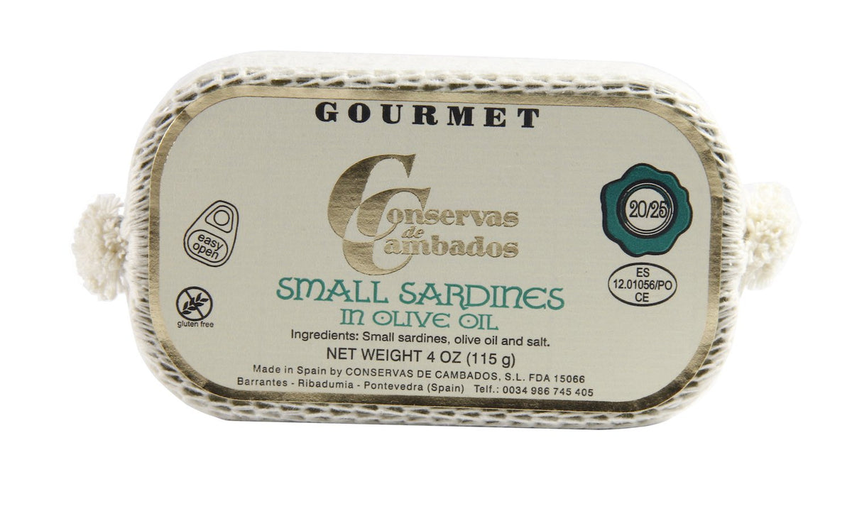 Delicioso Cambados tiny sardines in olive oil – front view tin, tapas-ready