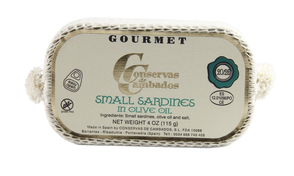 Delicioso Cambados tiny sardines in olive oil – front view tin, tapas-ready