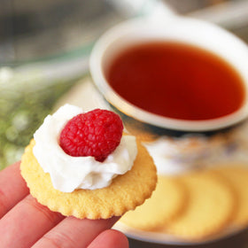 Dewey's Bakery Meyer Lemon Moravian Cookie Thin 100% real ingredients label.