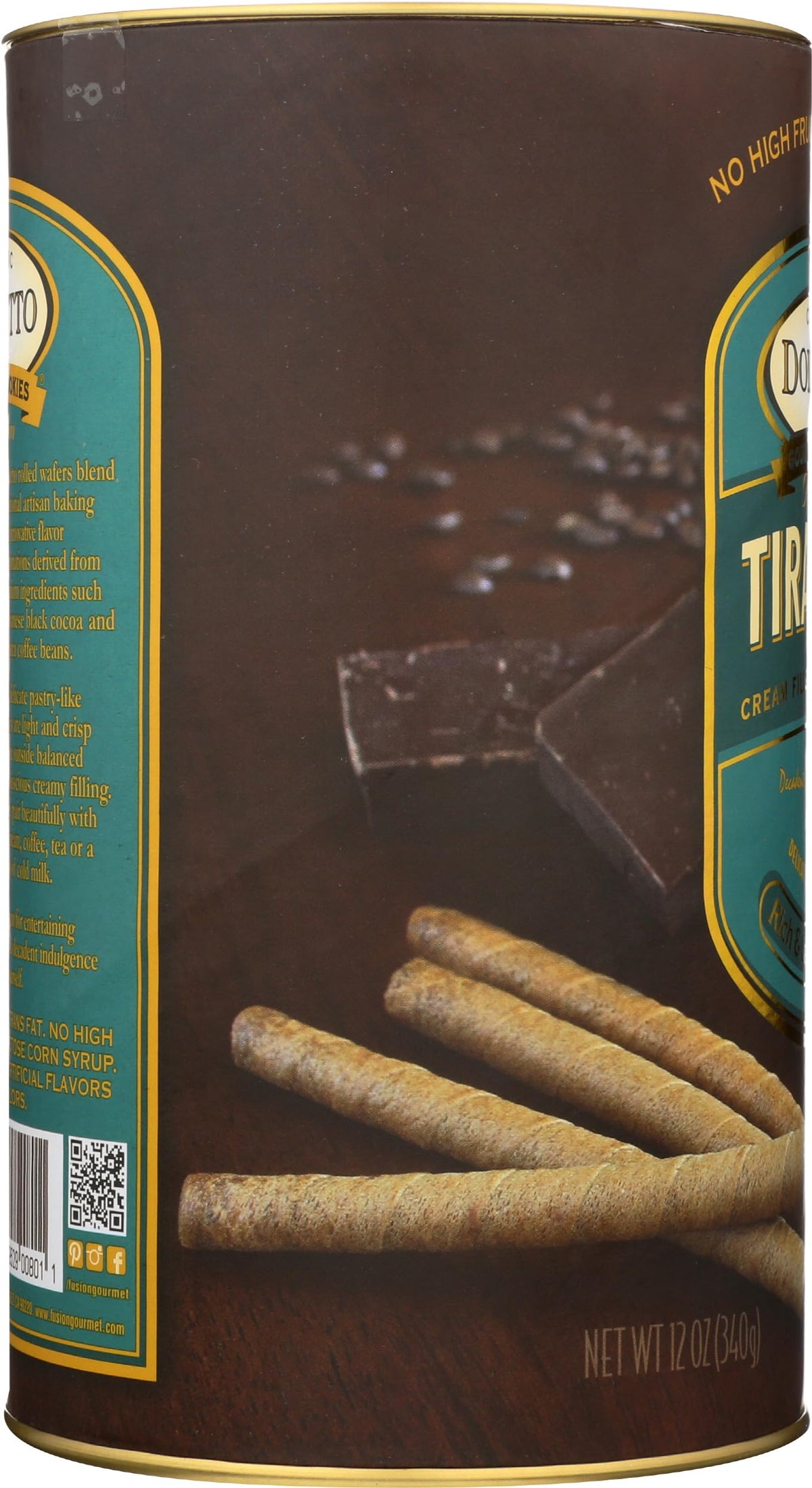 Dolcetto wafer rolls hot cocoa dipping, cozy treat.