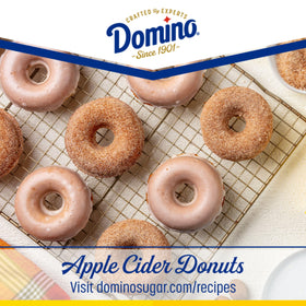 Domino Light Brown Sugar packaging with resealable zipper bag emphasizing freshness.