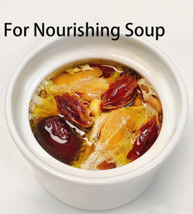 Doorpetal airtight glass jar stores dried Gardenia Fruit to preserve freshness.