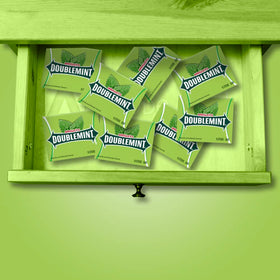 Doublemint after-meal refresh with minty gum for a clean feel.