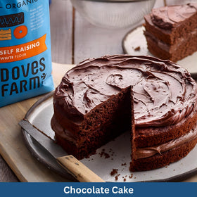 Doves Farm Self-Rising Flour for cakes with light texture