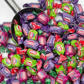 Dubble Grape gum pieces deliver a fruity, lasting chew.