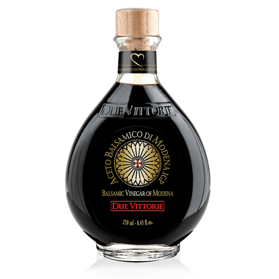 Due Vittorie Oro Gold balsamic bottle with smooth flavor and IGP quality.