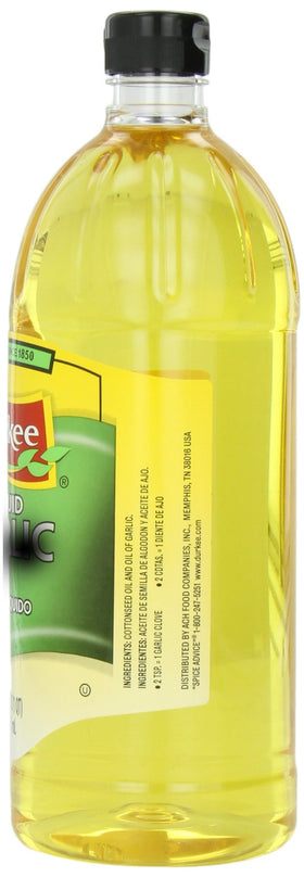 Durkee Liquid Garlic closeup of flakes, preserving natural oils for richer cooking.