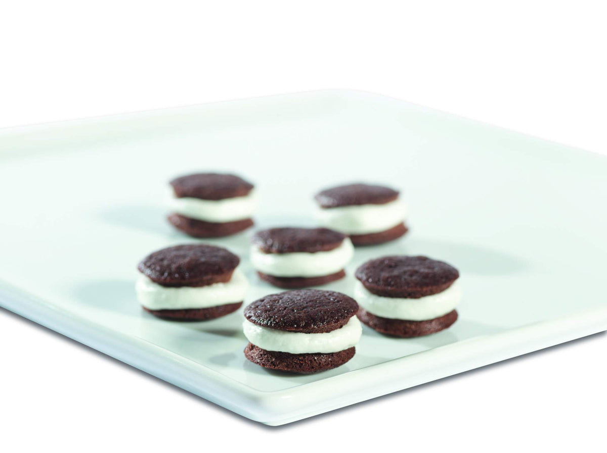 Easy Bake red-velvet-batter-pour captures batter ready for a celebration-worthy bake