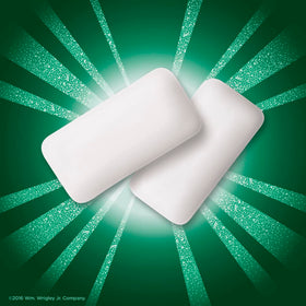 Eclipse Spearmint sugarfree gum outer-shell close-up for crisp flavor release.