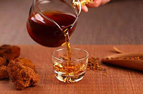 ECO-TASTE chaga chunks evoke a cozy tea aroma and earthy flavor.
