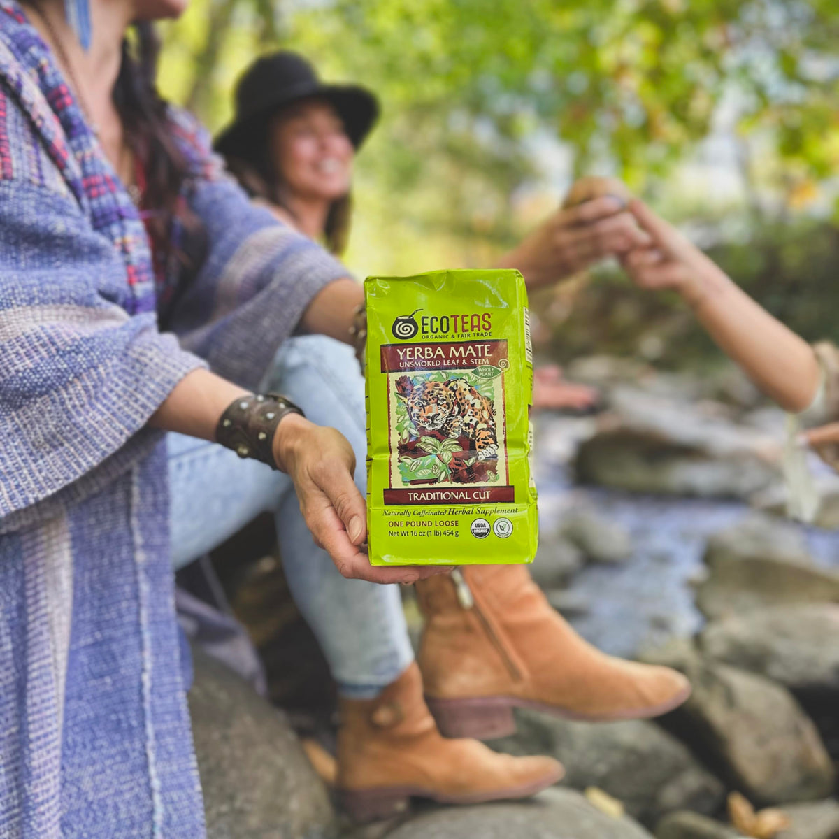 ECOTEAS earthy aroma in brewed cup with subtle color