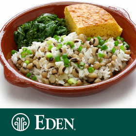 Eden Organic Black Eyed Peas in soup bowl, ideal for quick meals.