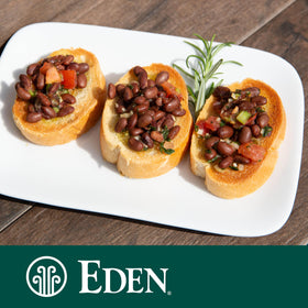 Eden Organic Black Soy Beans fiber-rich feature shot.
