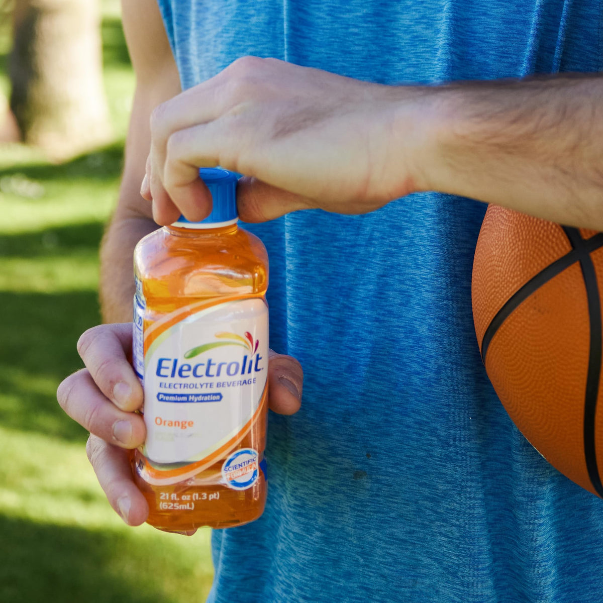 Electrolit hydration scene for busy lifestyle