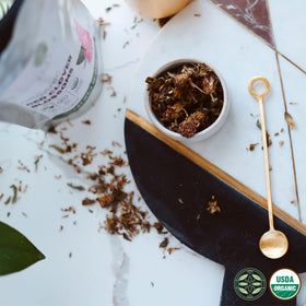 Elanen Naturals pinkish-purple dried blossoms for a delicate tea
