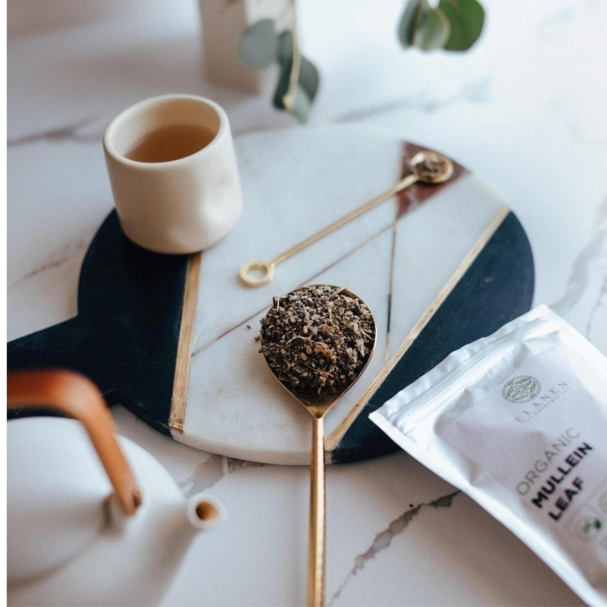 Elanen Naturals tea steeping displays a mild, comforting aroma.