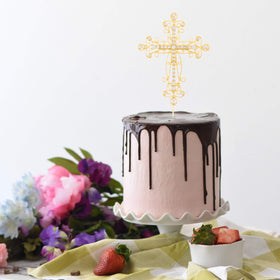 Adjustable 4.5-inch prongs enable secure fit for different desserts in Ella Celebration topper.