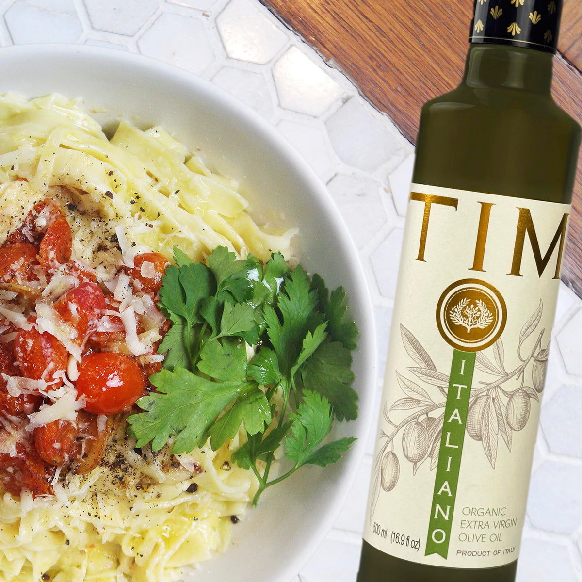 Entimio dark glass bottle protecting the oil's quality.